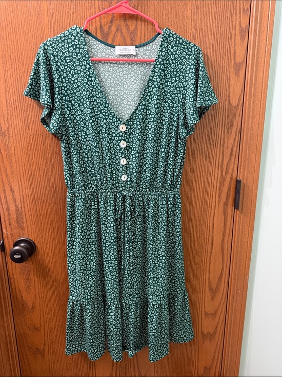 Kaileigh Dresses & Skirts - Kaileigh Dark Green Floral Midi Dress with Buttons